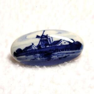 Handmade Delft Holland Dutch Windmill Pin Brooch Vtg Porcelain Oval Blue White